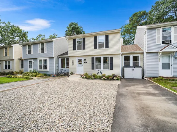 314 Oakbourne Ave, Absecon, NJ 08205