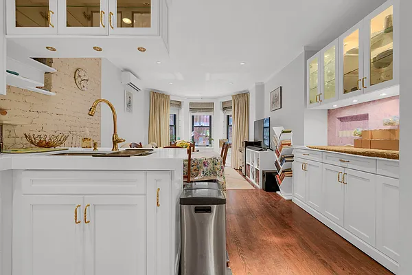 Rented by Weichert Properties - NYC | media 7