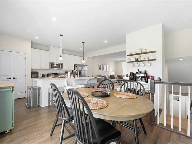 7402 Chestnut Way — Photo 14