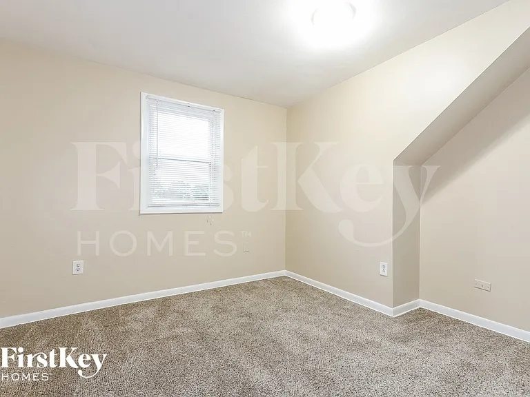 510 E Clarendon Dr — Photo 7