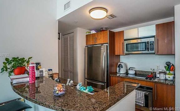 2nd image of 300 S Biscayne Blvd #L402q