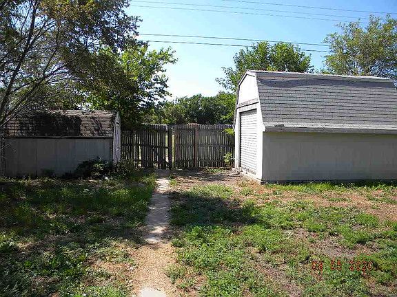 4th image of 2114 W 2nd St
