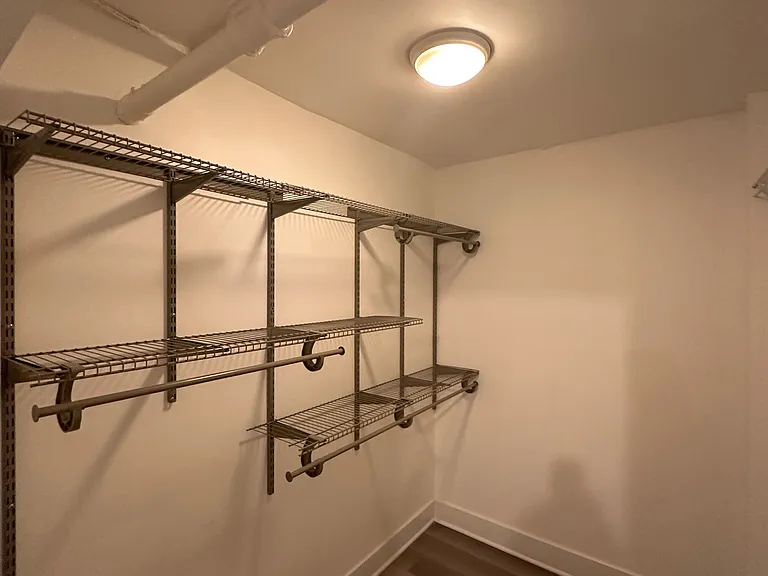 450 W Saint James Pl #G — Photo 3