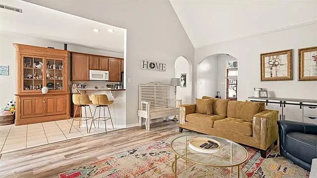 1555 Marigny Ave — Photo 3
