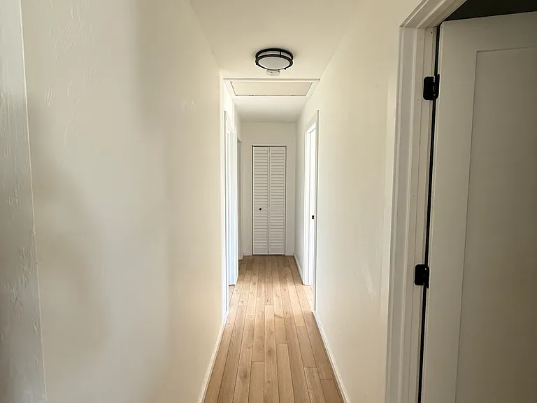 320 SE 26th Ter — Photo 20