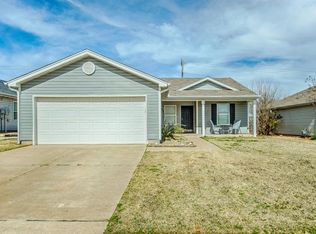 10425 Aberdeen Dr, Yukon, OK 73099