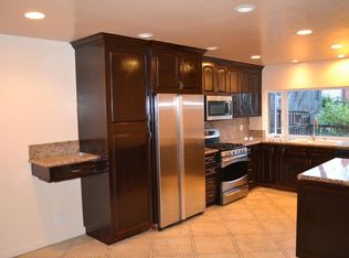 22897 Cricket Hill Rd, Cupertino, CA 95014