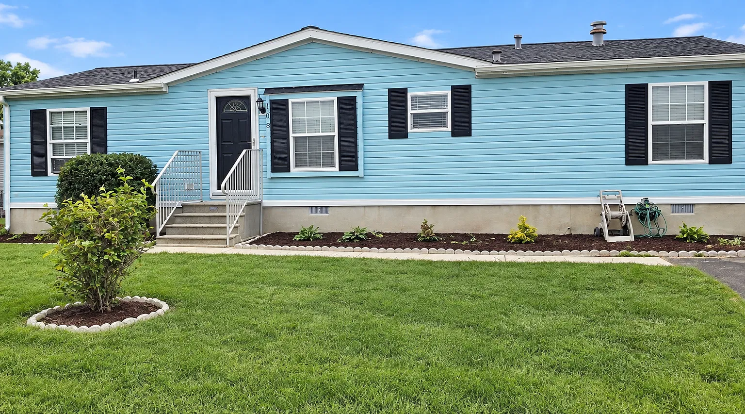 Susan Pl, Dover — Photo 1