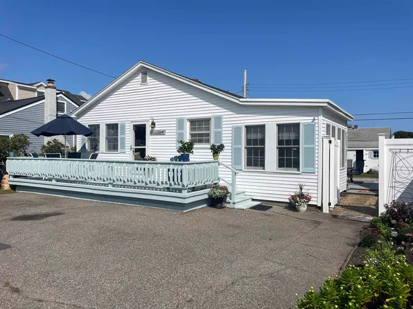 228 Bristol St, Seabrook, NH 03874