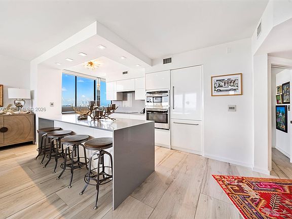 5th image of 1330 West Ave APT 2414