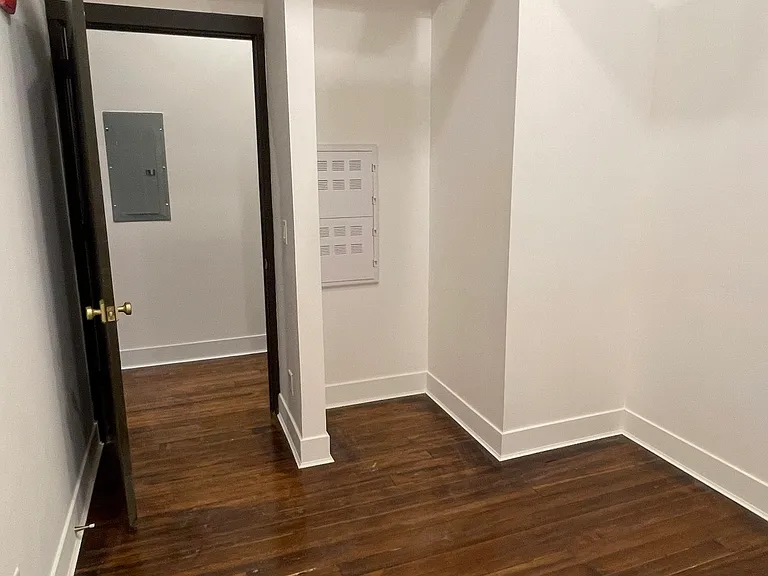 607 Main St #3 — Photo 2