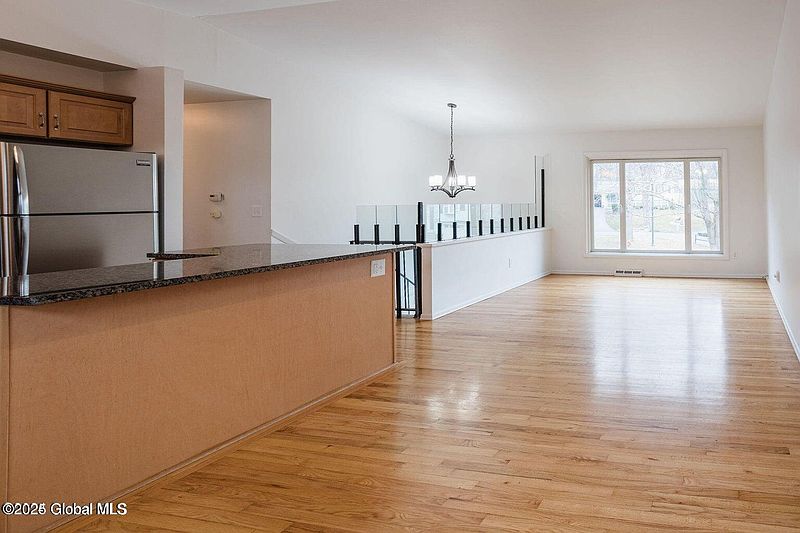 4th image of 212 Deerfield Court