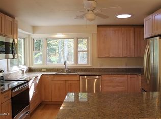 1624 County Rd, Sheffield, MA 01257