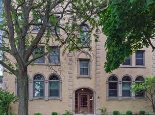 2332 W Farwell Ave, Chicago, IL 60645