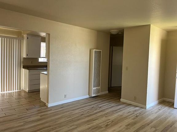 2nd image of 556 N Lincoln Ave #12