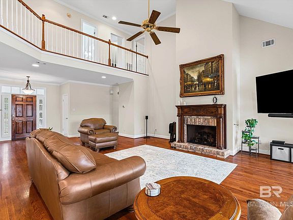 4th image of 4851 Audubon Dr