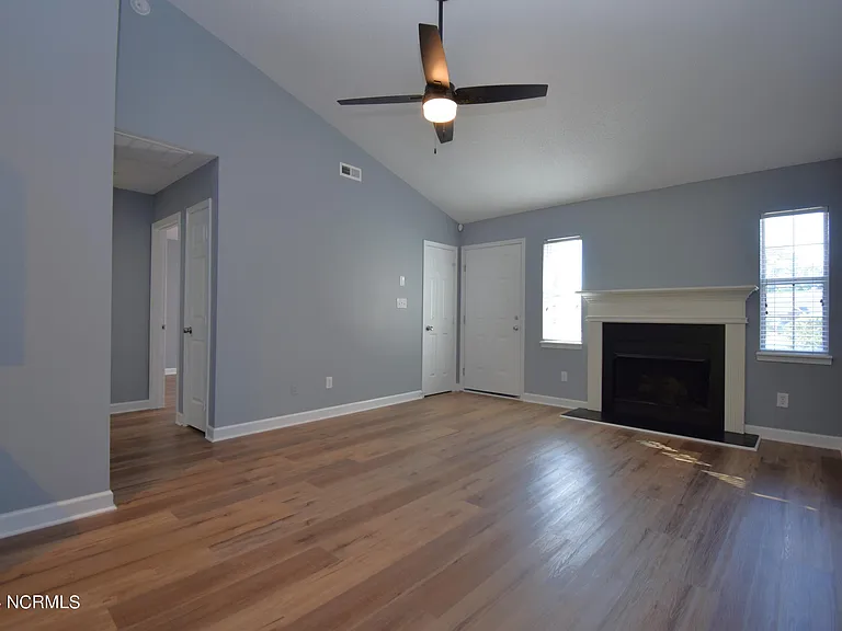 3310 Parkway Ct #B — Photo 4