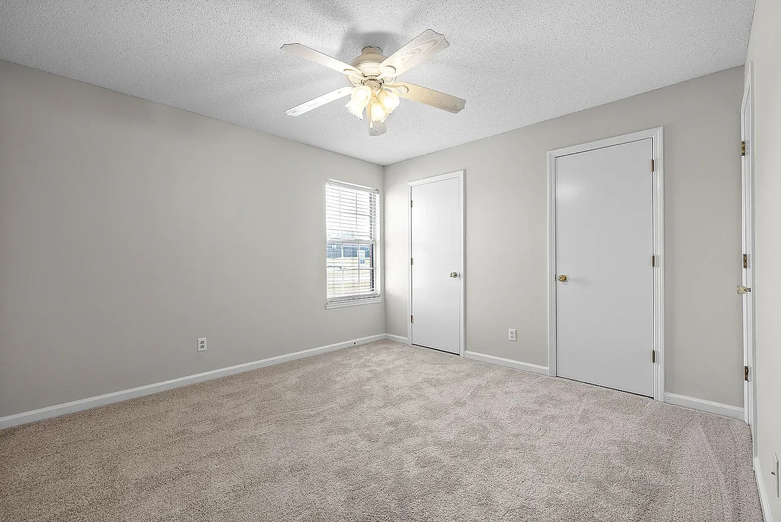 2 bed, 1000 sqft, $1,000 — Photo 4