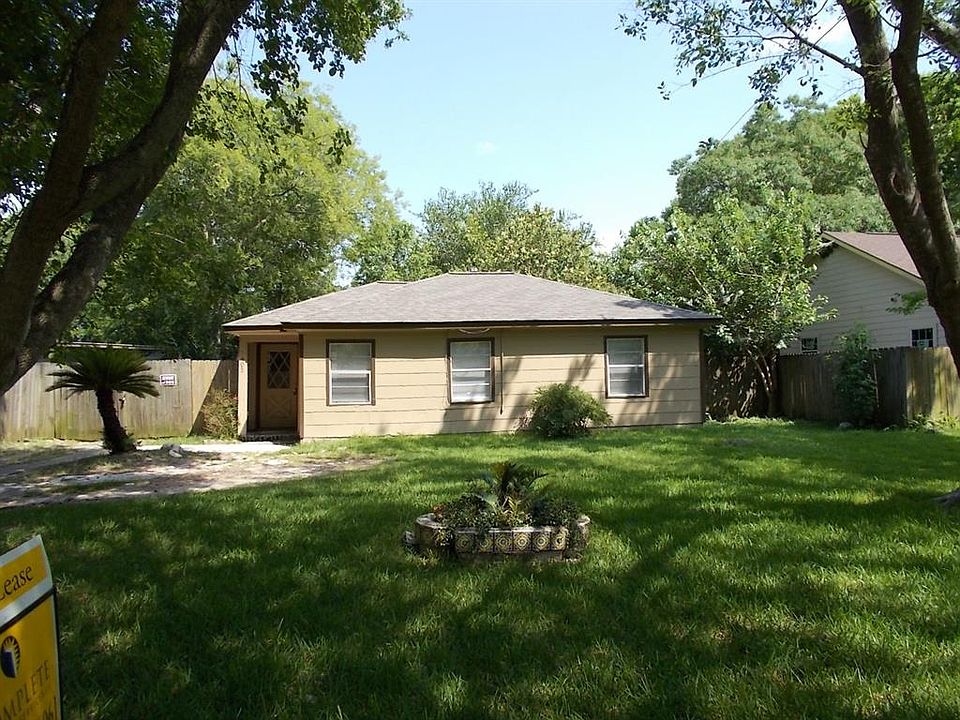 1st image of 1403 Richard Ave