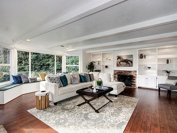 3rd image of 3331 Country Club Ln