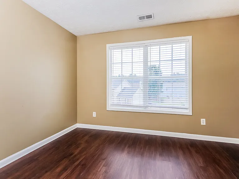 210 Greenland Dr — Photo 14