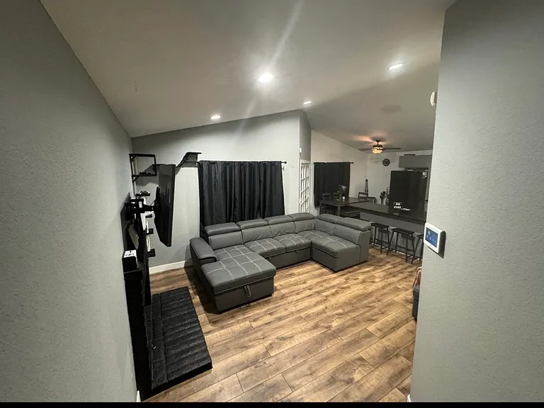 24452 Robie Ct — Photo 18