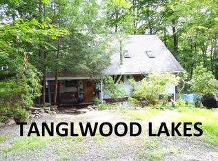 145 Timber Ridge Cir, Greentown, PA 18426