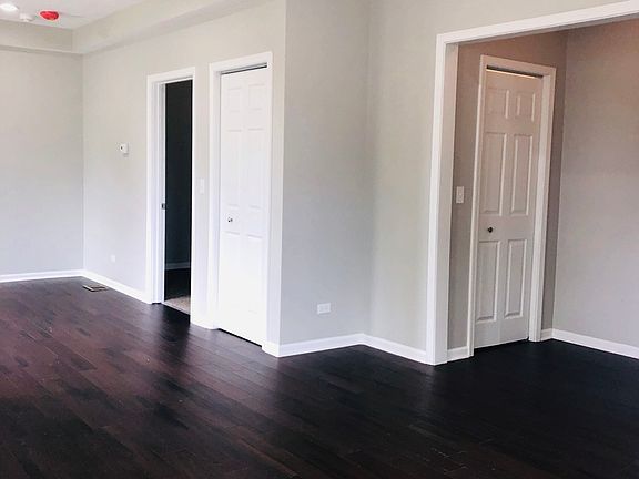 3rd image of 900 N Lawler Ave
