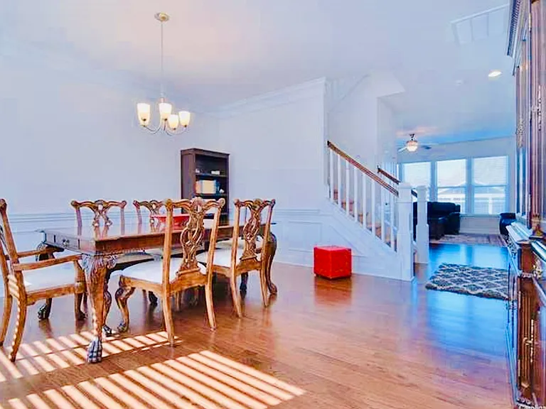1031 Slew O Gold Ln — Photo 2