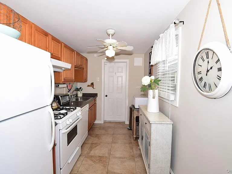 73 Nebraska St — Photo 12