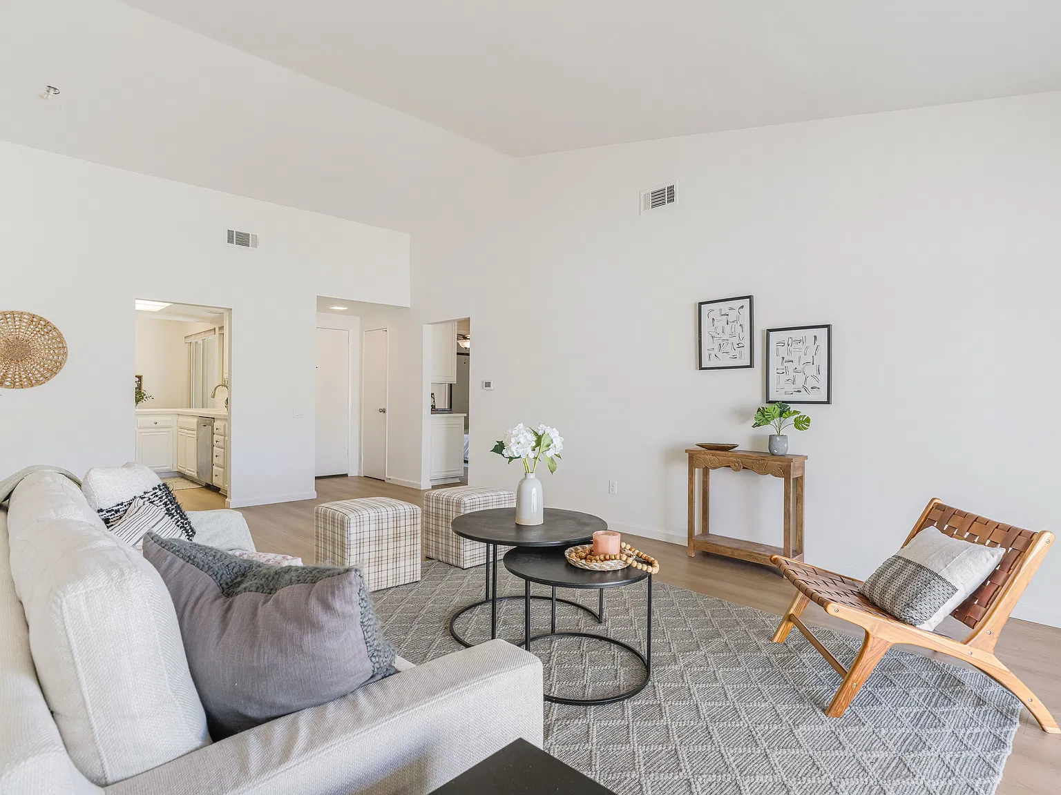 2 bed, 1064 sqft, $3,200 — Photo 3