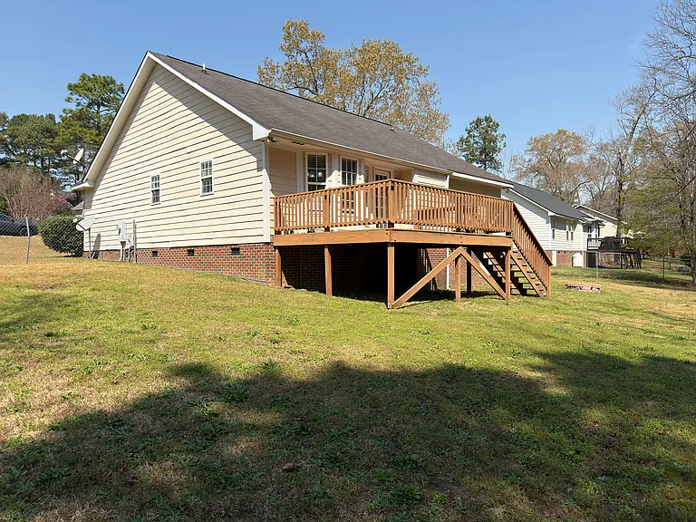 115 Jefferson Dr — Photo 22