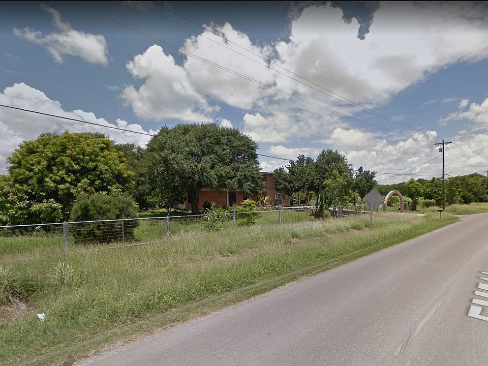 2nd image of 950 S Indiana Ave