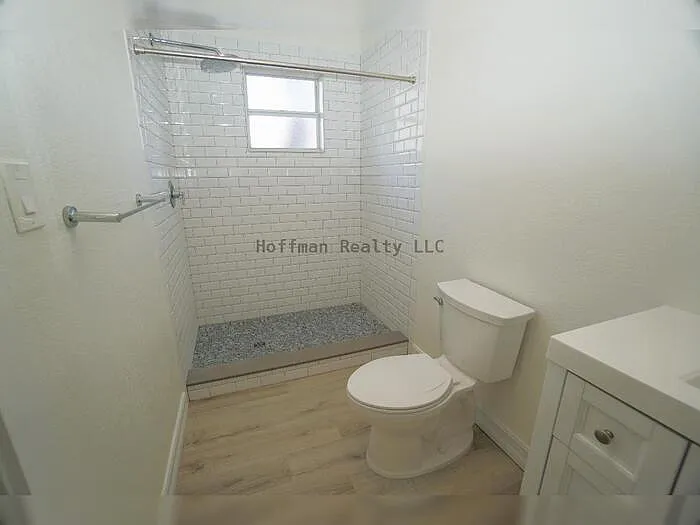 2511 W Fig St — Photo 13
