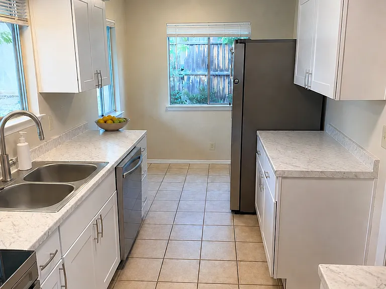 11504 Phoenix Ave NE — Photo 5