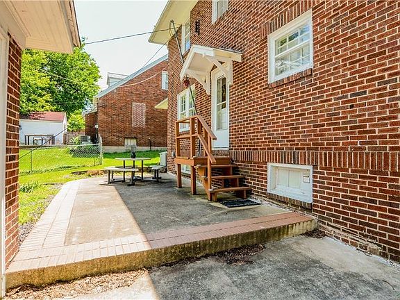 4th image of 1634 W Forest Ave