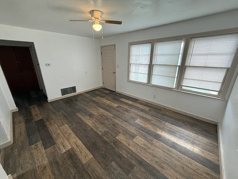 1009 S Wells St — Photo 3