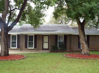 305 Crommelin Dr, Wetumpka, AL 36092