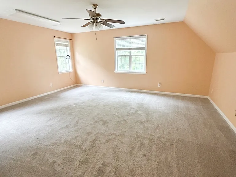 1300 Lomond Dr — Photo 23