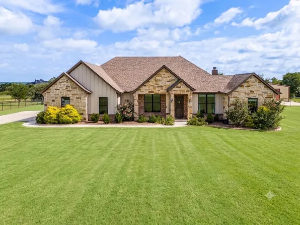 6913 Veal Station Rd, Weatherford, TX 76085