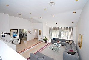 2nd image of 7 Belmont Dr S