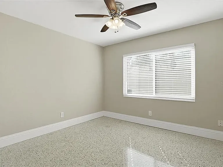 510 115th Ave — Photo 26