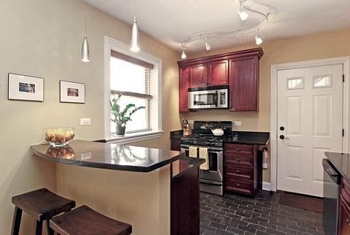 2nd image of 5076 N Wolcott Ave #9-1