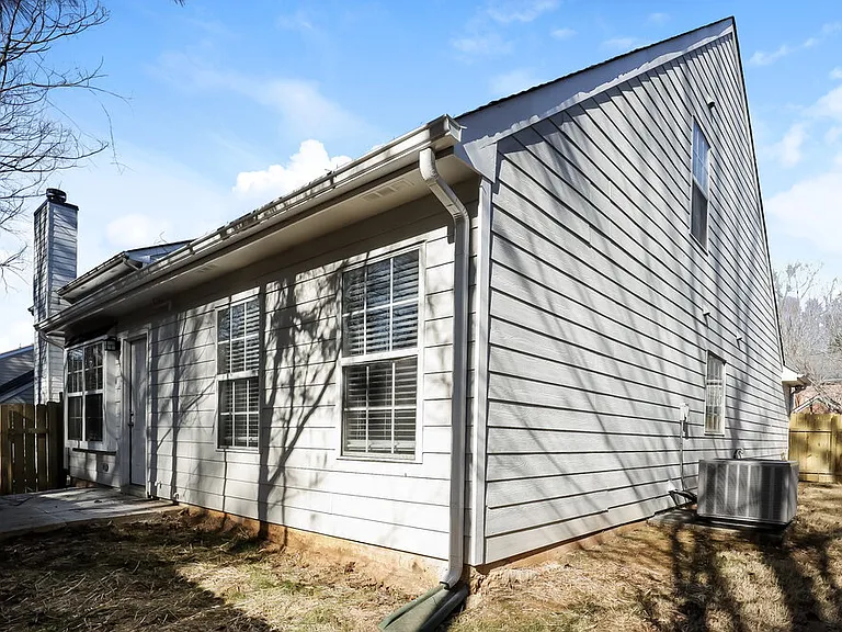 4423 Ravenwood Dr — Photo 17