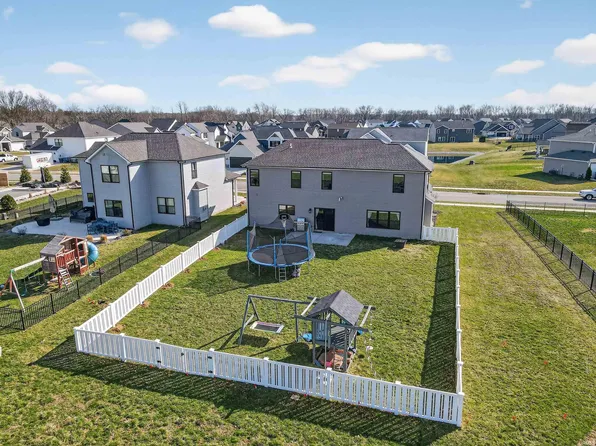 962 Casting Rd, Huntertown, IN 46748