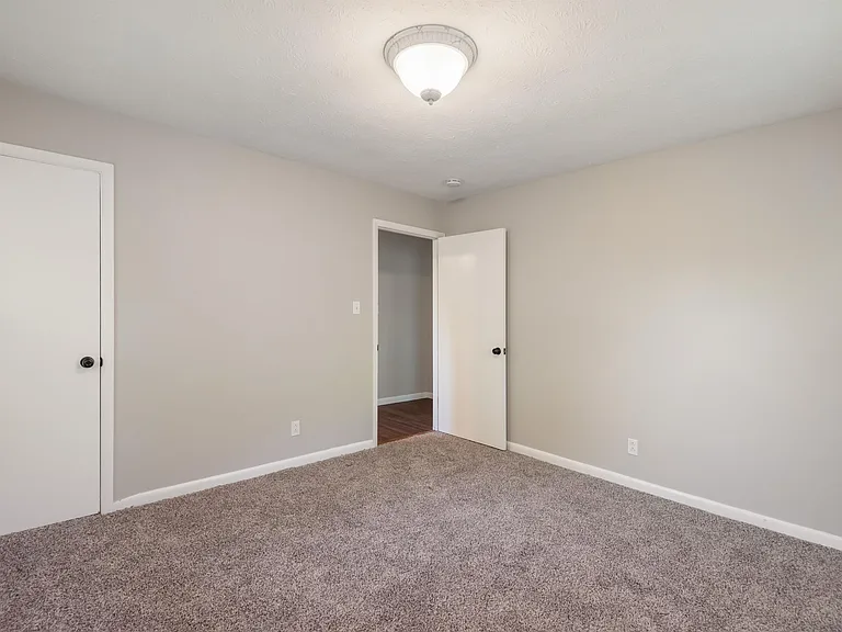 3218 Chantilly Dr — Photo 11