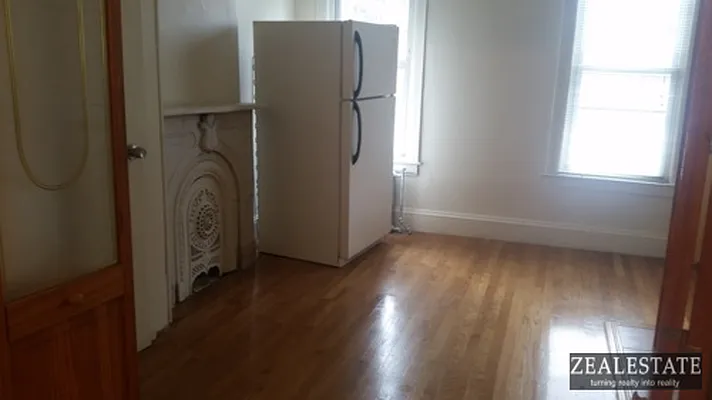 Rented by ZealEstate Group Inc | media 10