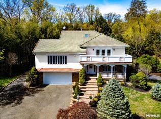 25 Harriot Ave, Harrington Park, NJ 07640