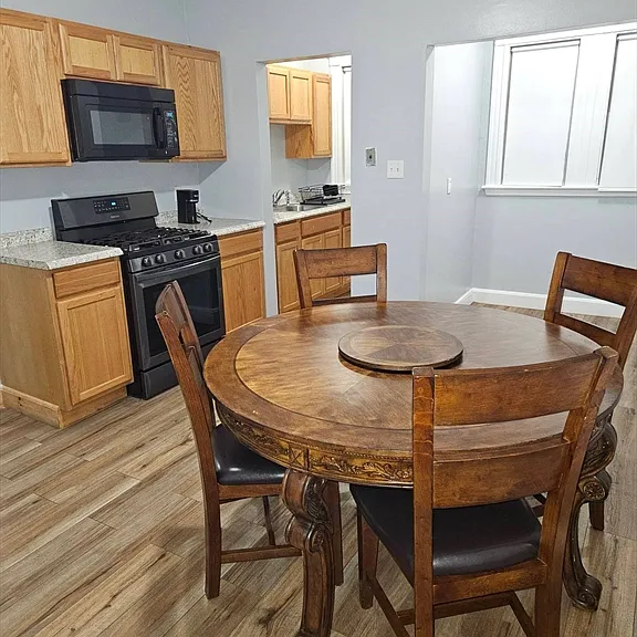 8 Astoria St #2 — Photo 9