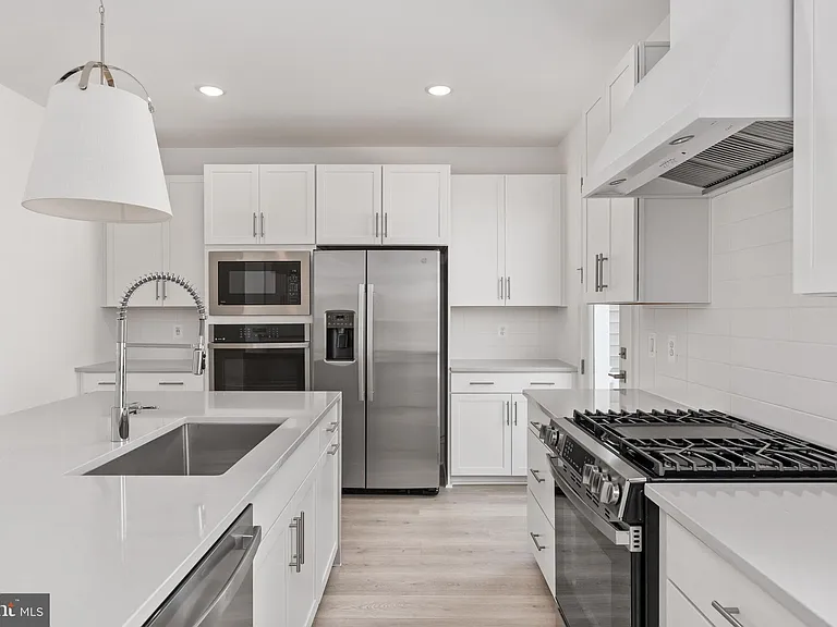 9207 Forkleaf Oak Dr — Photo 19